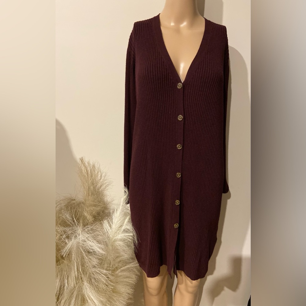 Burgundy rubbed long sleeve sweater dress. Sz M. SUNG Alfred Sung.